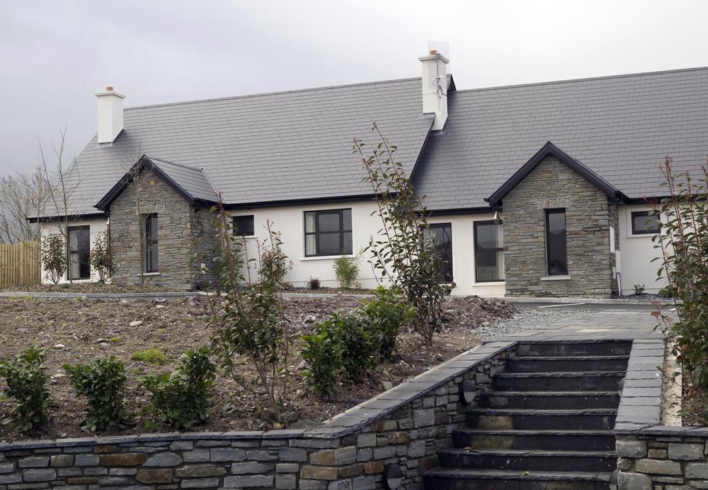 Kenmare Bay Hotel Lodges キラーニー エクステリア 写真